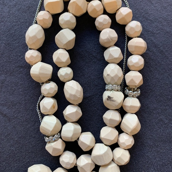 JCREW necklace, a modern substitute for pearls - Picture 4 of 7